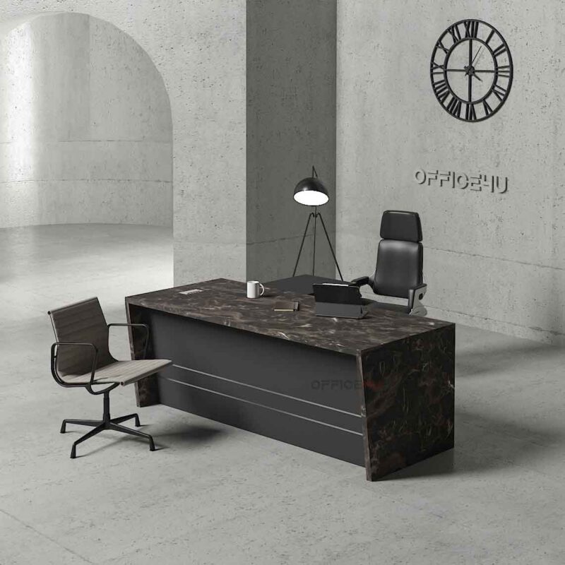 Bizzy Executive Desk