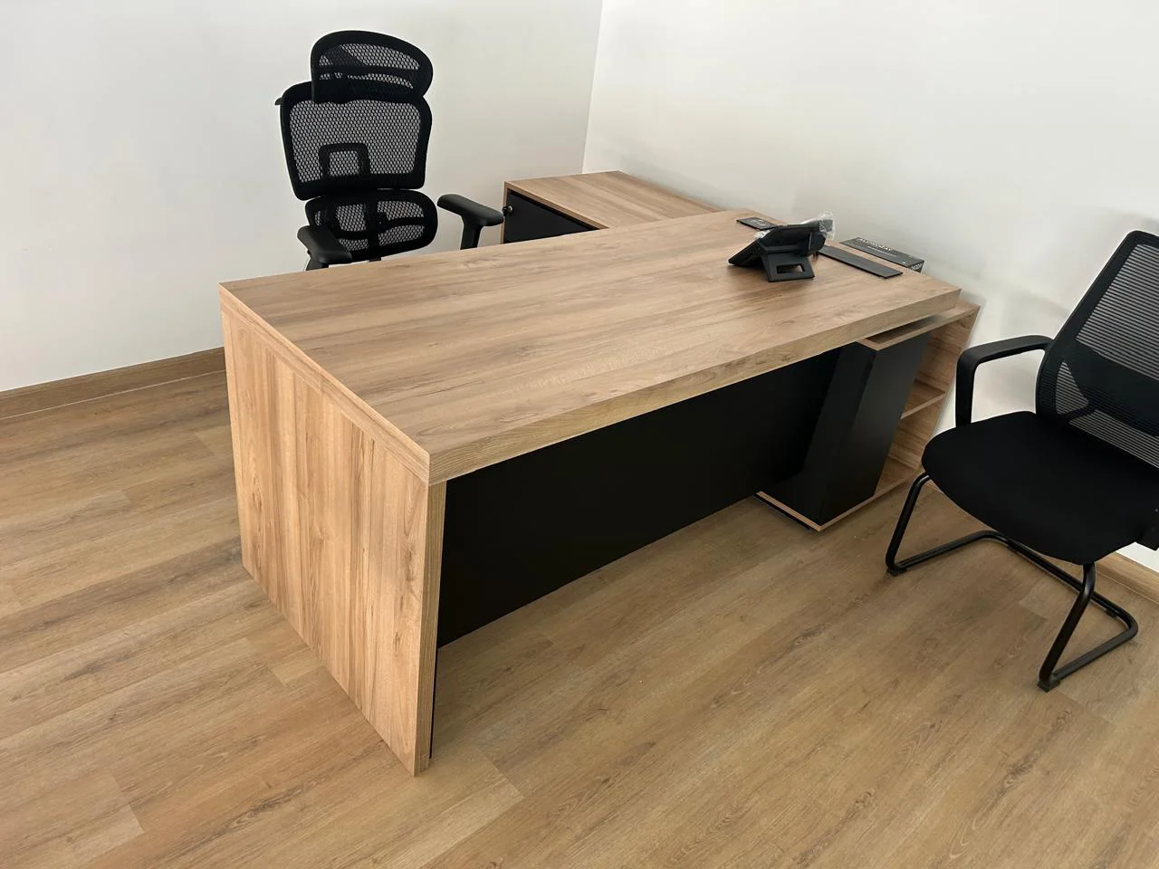 Executive desks for Al Quoz 3 project by Office4u