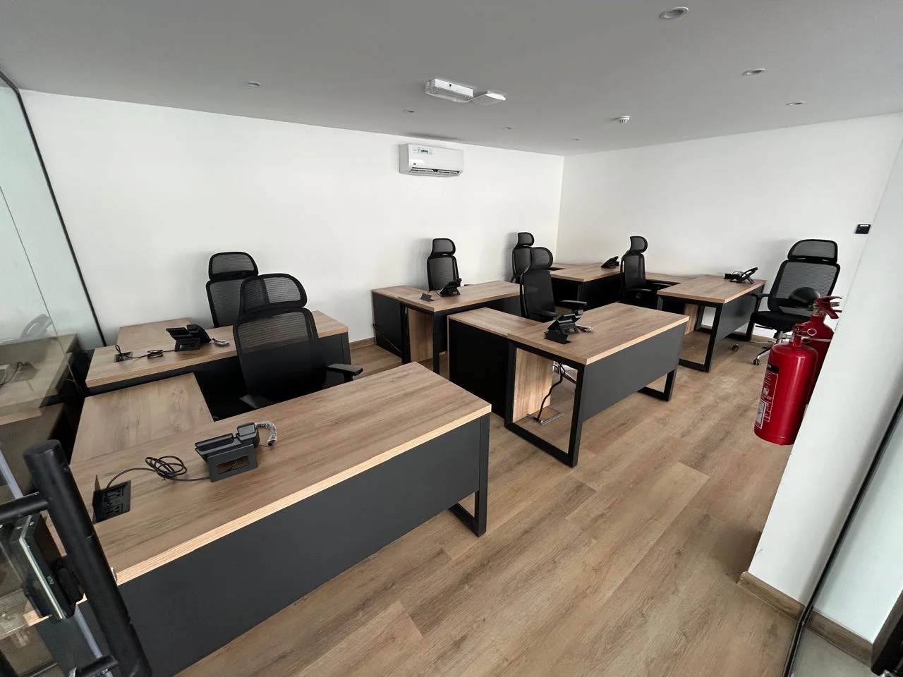 L-shape desks supplied for Al Quoz 3 office furniture project by Office4u