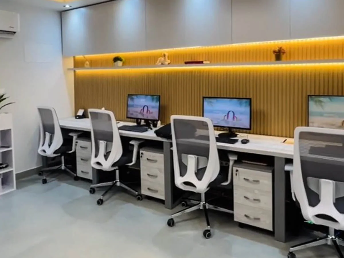 Workstation desks supplied for Palace Sign Advertising in Sharjah by Office4u